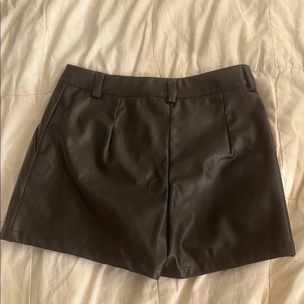 FREE With BUNDLE Black Faux Leather Shorts - Picture 3 of 4
